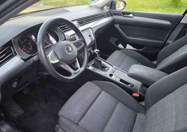Volkswagen Passat cena 73900 przebieg: 221000, rok produkcji 2020 z Gubin małe 596